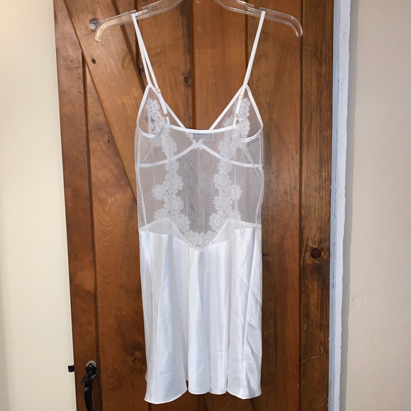 Flora Nikrooz White Bridal Wedding Chemise Nightgown Lingerie - Picture 15 of 16
